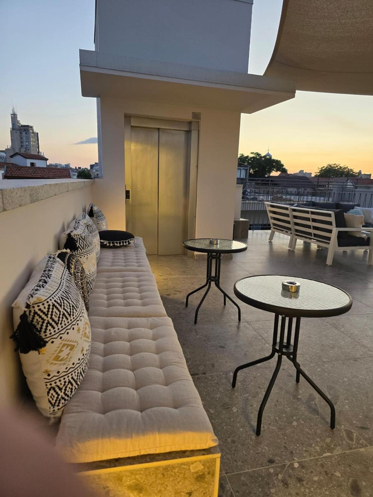 Martin Nicosia City Suites Esterno foto
