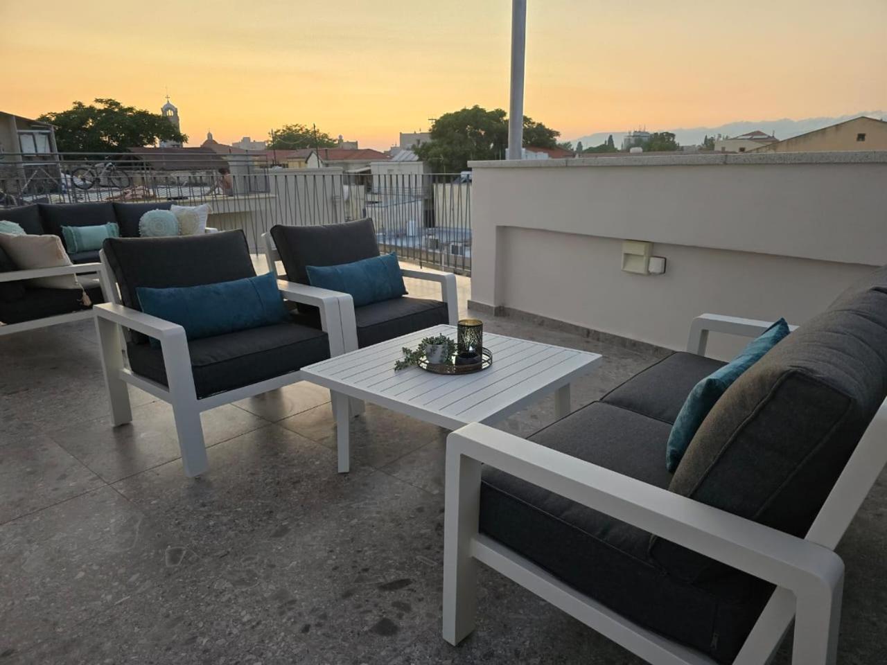 Martin Nicosia City Suites Esterno foto